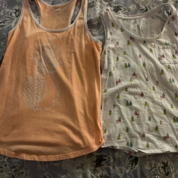 Tank Top Deal ⭐️⭐️ - Picture 3 of 5